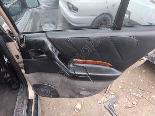 Opel OMEGA b kapı döşemesi