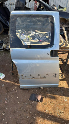 Peugeot partner sağ arka kapı