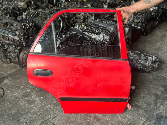 99 TOYOTA COROLLA SAĞ ARKA KAPI