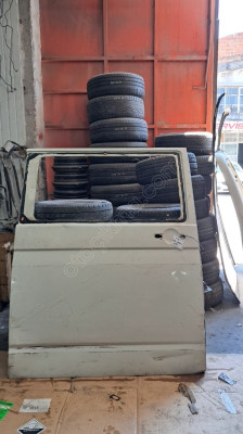 SÜRGÜLÜ KAPI SAĞ - T 5 - 7LA843108