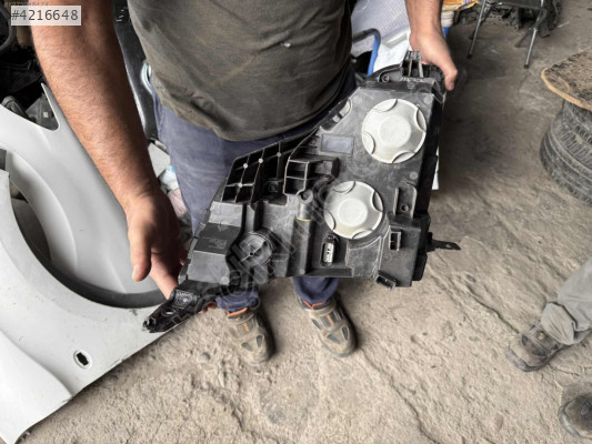 2024 ford curye sağ far