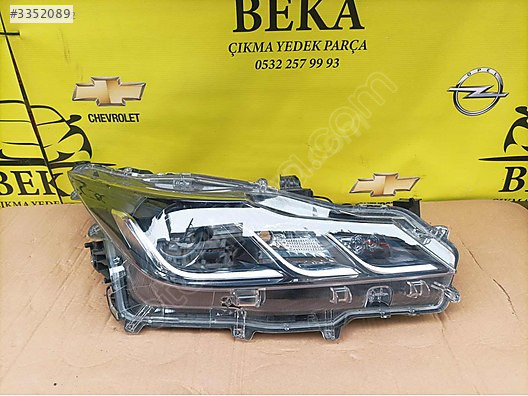TOYOTA COROLLA SAĞ FAR SIFIR ORJİNAL YEDEK PARÇA