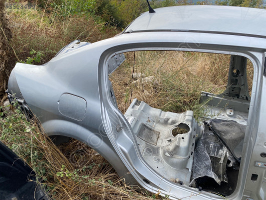 MEGANE 2 SEDAN SAĞ ARKA ÇAMURLUK HATASIZ ORJİNAL ÇIKMAA PARÖÇÖASS