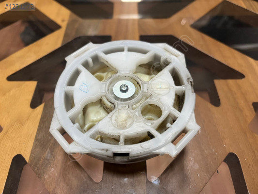 Orjinal Mitsubishi L200 Ayna Ayar Motoru - Oto Çıkma Parçalar