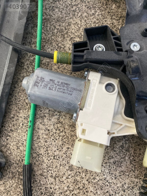 BMW F10 SAĞ ARKA CAM MOTORU 053 60144 02