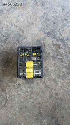 Peugeot 106 iç sigorta kutusu