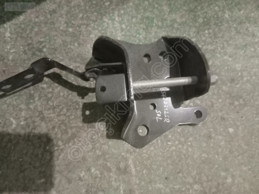 Clio 4 arka dingil ayagi sol 554327380R
