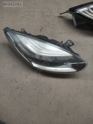 Renault Megane 3 sağ ön far