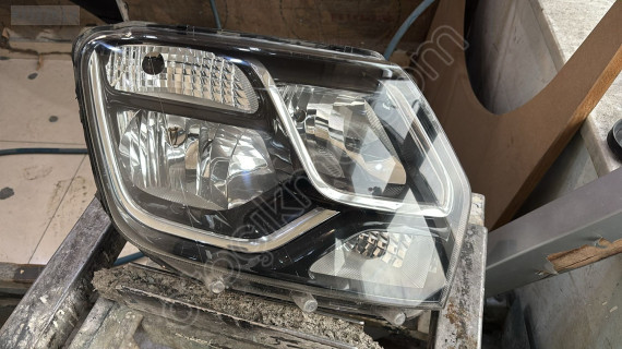 DACİA DUSTER SAĞ FAR 260100156R