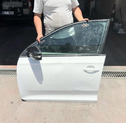 SKODA RAPİD BEYAZ SOL ÖN KAPI ORJINAL BOYASIZ DOLU