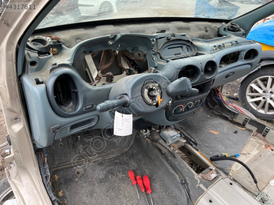 Megane 1 ön göğüs komple