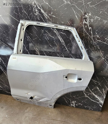 Audi Q2 sol arka kapı