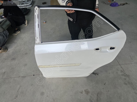 2013/2018 TOYOTA COROLLA BEYAZ SOL ARKA KAPI ORJINAL