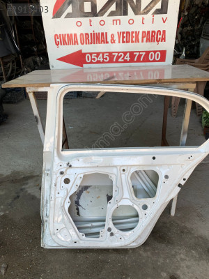 Skoda süper B sağ arka kapı
