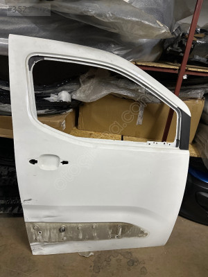 Citreon berlingo sağ ön kapı model 2019-2024
