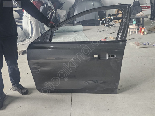 2019/2024 FORD FOCUS FÜME SOL ÖN KAPI ORJINAL