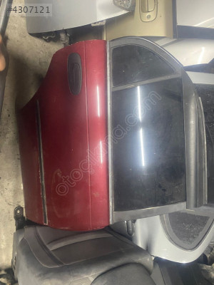 Toyota Corolla Sağ Arka Çıkma Kapı 98