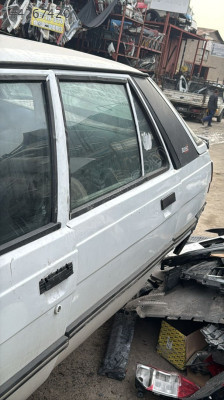 Renault 9 sol arka kapı