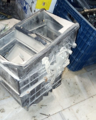 NİSSAN VANETTA LD23 KALORİFER KUTUSU