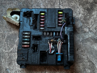 Megane 2 çıkma orjinal sigorta kutusu K4J-K4M K9K