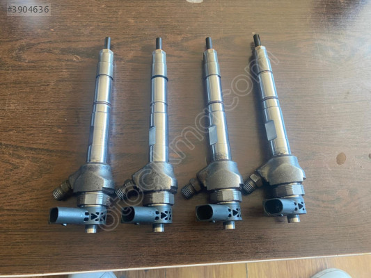 VOLKSWAGEN GOLF ENJEKTÖR 0445110473 KODLU ÇIKMA ORJINAL