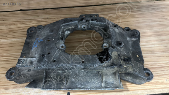 8k0399263 AUDİ ŞANZIMAN ALT TRAVERSİ MG OTO