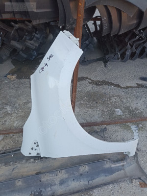 Renault Clio 4 Sağ Ön Çamurluk