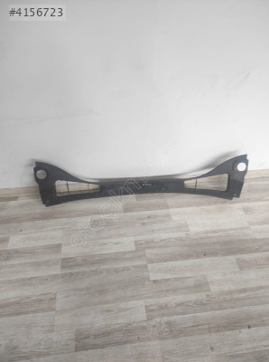 FORD FOCUS 3 ORJİNAL CAM ÖN IZGARASI BM51-A02216
