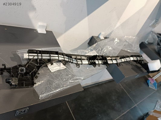 MERCEDES C W205 RADYATÖR DESTEK BRAKETİ 2015 2056204101 2056