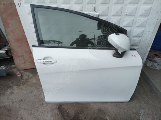 SEAT LEON SAĞ ON KAPİ