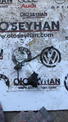 6R0810773 Volkswagen Polo 2017 1.2 tsı yakıt depo kilit motoru
