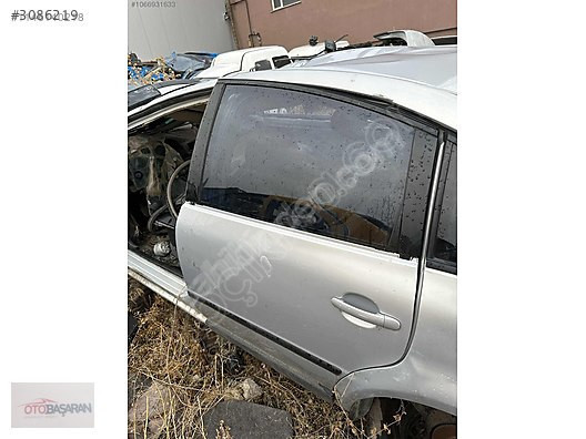 PASSAT B5 ÇIKMA SOL ARKA KAPI
