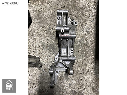 Volkswagen Golf 4 Bora Alternatör Braketi Ayağı 071260089B