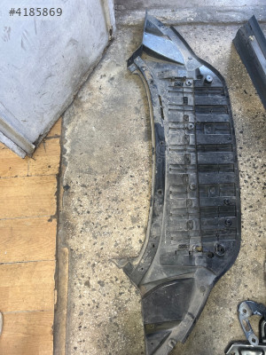 Ford courier ön tampon alt muhafaza r2x6 17859 a