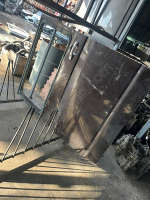 VOLKSWAGEN TRANSPORTER SAĞ SÜRGÜLÜ KAPI