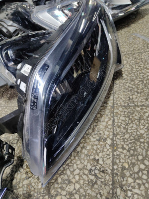 Peugeot Boxer sol ön far full LED