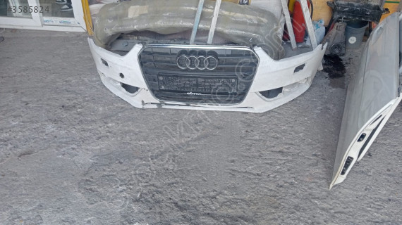 Audi A4 Modeli İçin Çıkma Ön Tampon Parçası