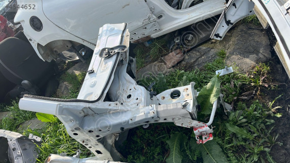 RENAULT CLİO4 SAĞ ÖN ÇEYREK ŞASE OTO FEDAİ