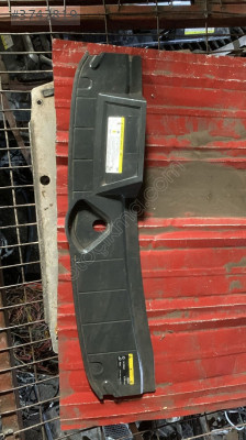 80A807081 orjinal 17-22 Audi Q5 ön panel üst plastigi