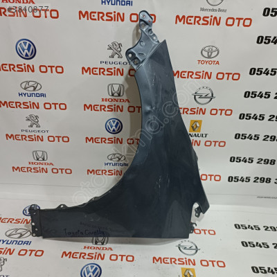 Toyota Corolla sol ön çamurluk çıkma orjinal temiz