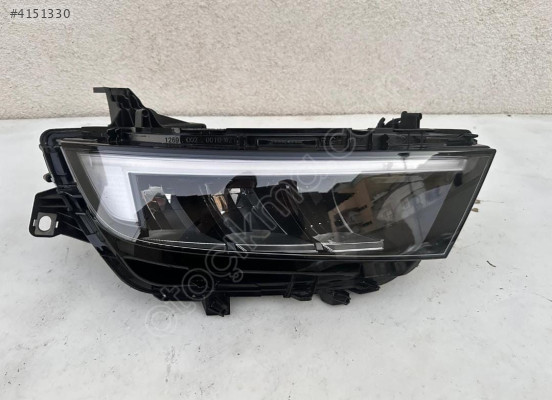 OPEL ASTRA L ORJİNAL ÇIKMA SAĞ FAR