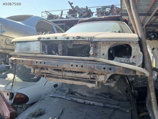 Mazda 929 Royal Clasic Sağ Far
