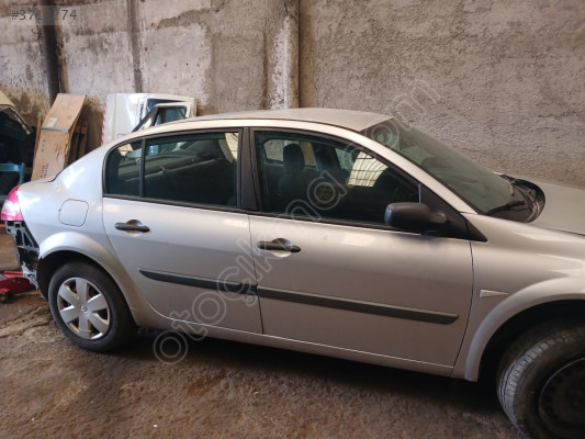 RENAULT MEGANE 2 SAĞ ÖN KAPI ÇIKMA HATASIZ