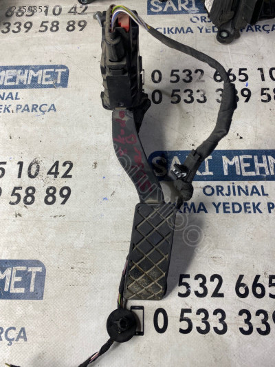 ÇIKMA SKODA SÜPER B GAZ PEDALI 5Q1723503H
