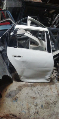 Dacia duster sag arka kapı çıkma