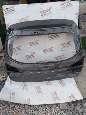 Focus 4 station wagon 18-24 çıkma bagaj kapağı