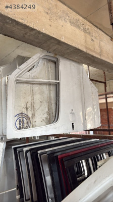MERCEDES SPRİNTER ÇIKMA ORJİNAL SAĞ ÖN KAPI KD