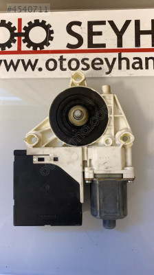 3C0959793C Volkswagen Jetta 2012 sol ön kapı cam motoru