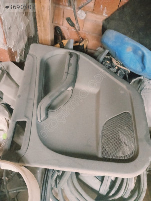 Ford focus sağ arka kapı panzotu döşemesi