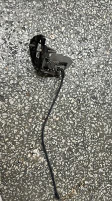 BMW F10 KASA 5.20 SAĞ SOL KAPUT KİLİT KARŞILIĞI